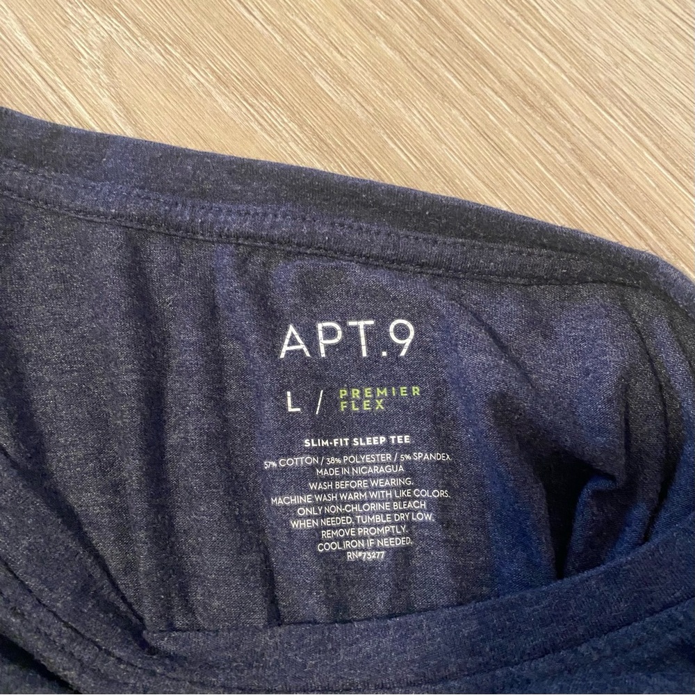 Men’s Large Apt. 9 Plain Navy T-Shirt - Picture 3 of 3
